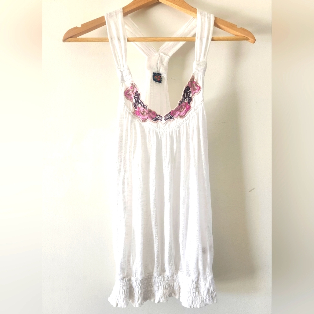 Poof White Tank Racerback Floral Embroidery Detail Size Small
